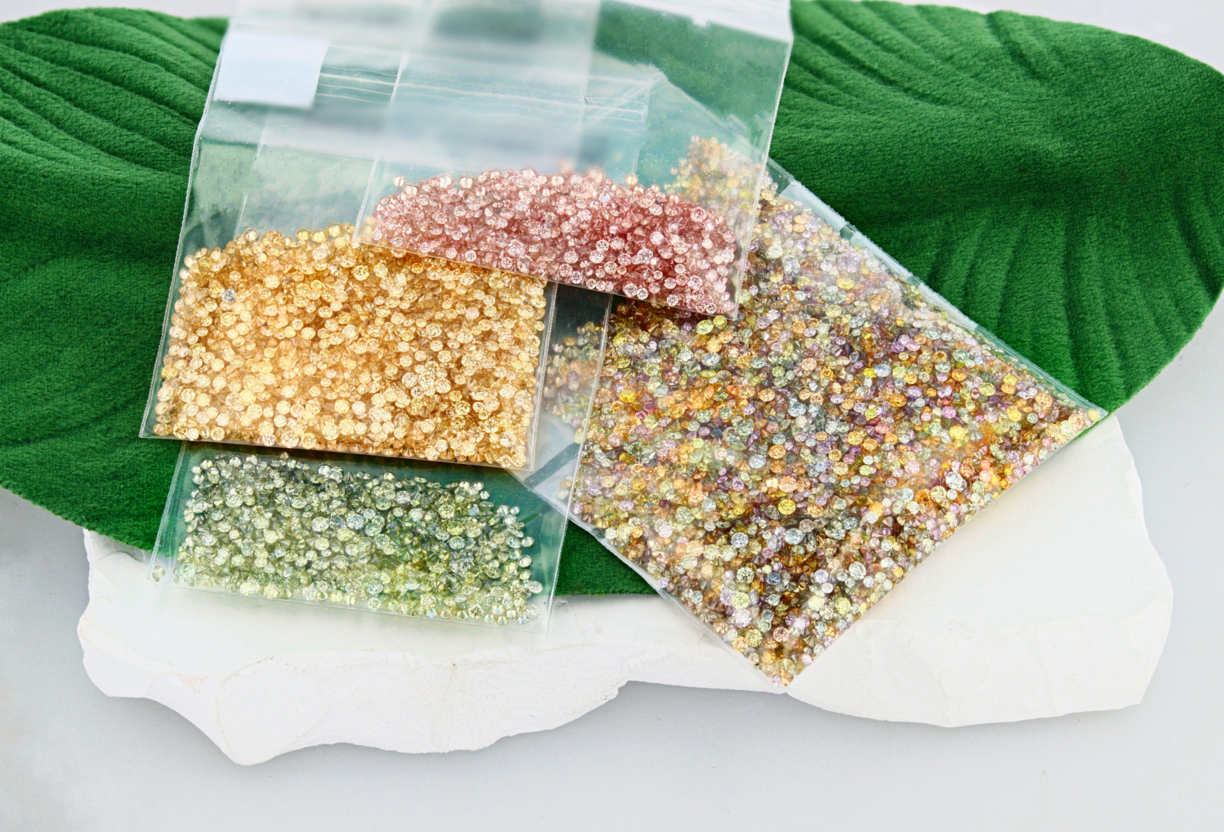 Diamprest, spécialisé dans le dégradé de diamants de couleurs naturels